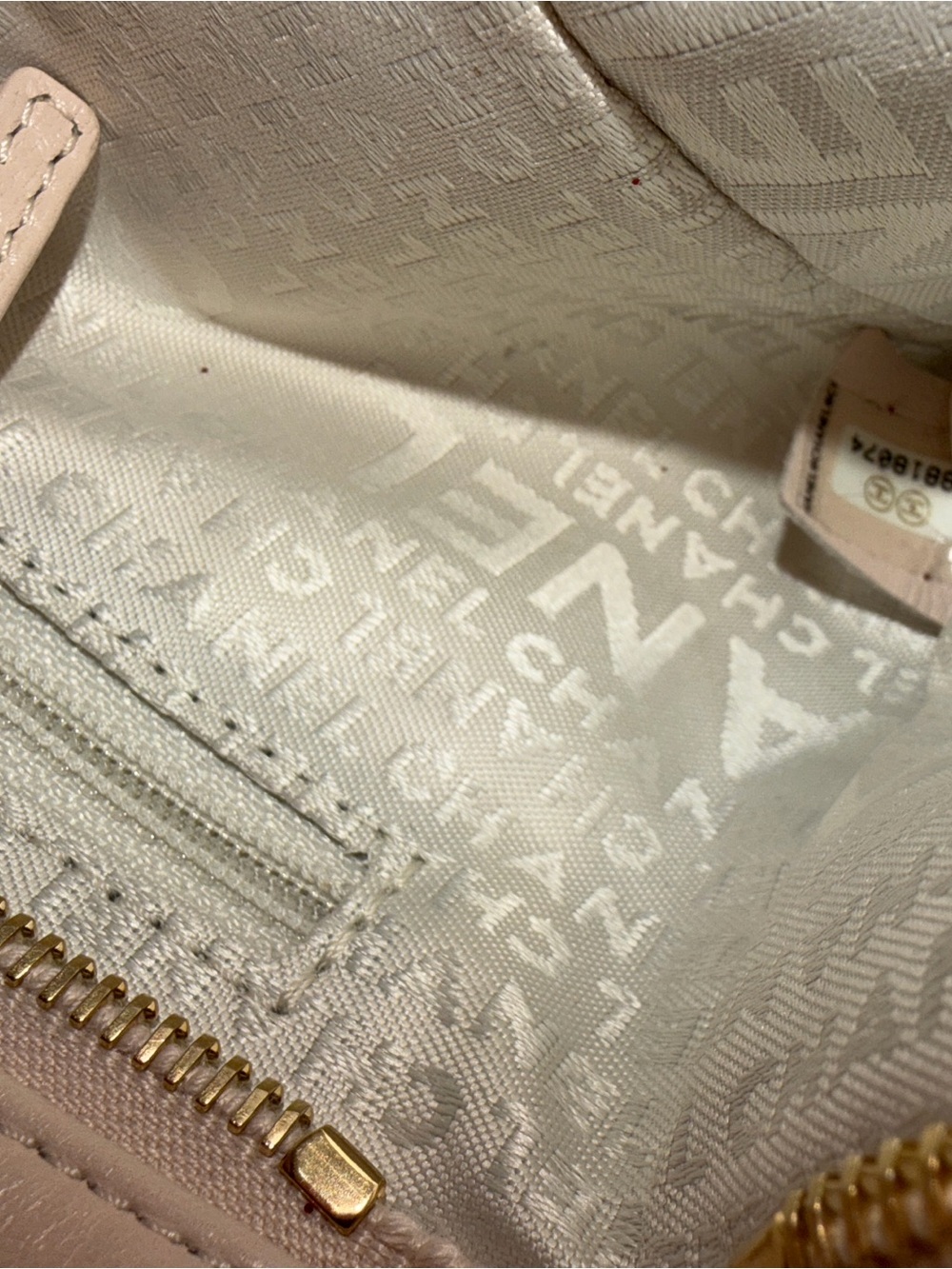 Vintage Quilted Lucky Symbols Quilted Shoulder Bag - Picture 3 of 6